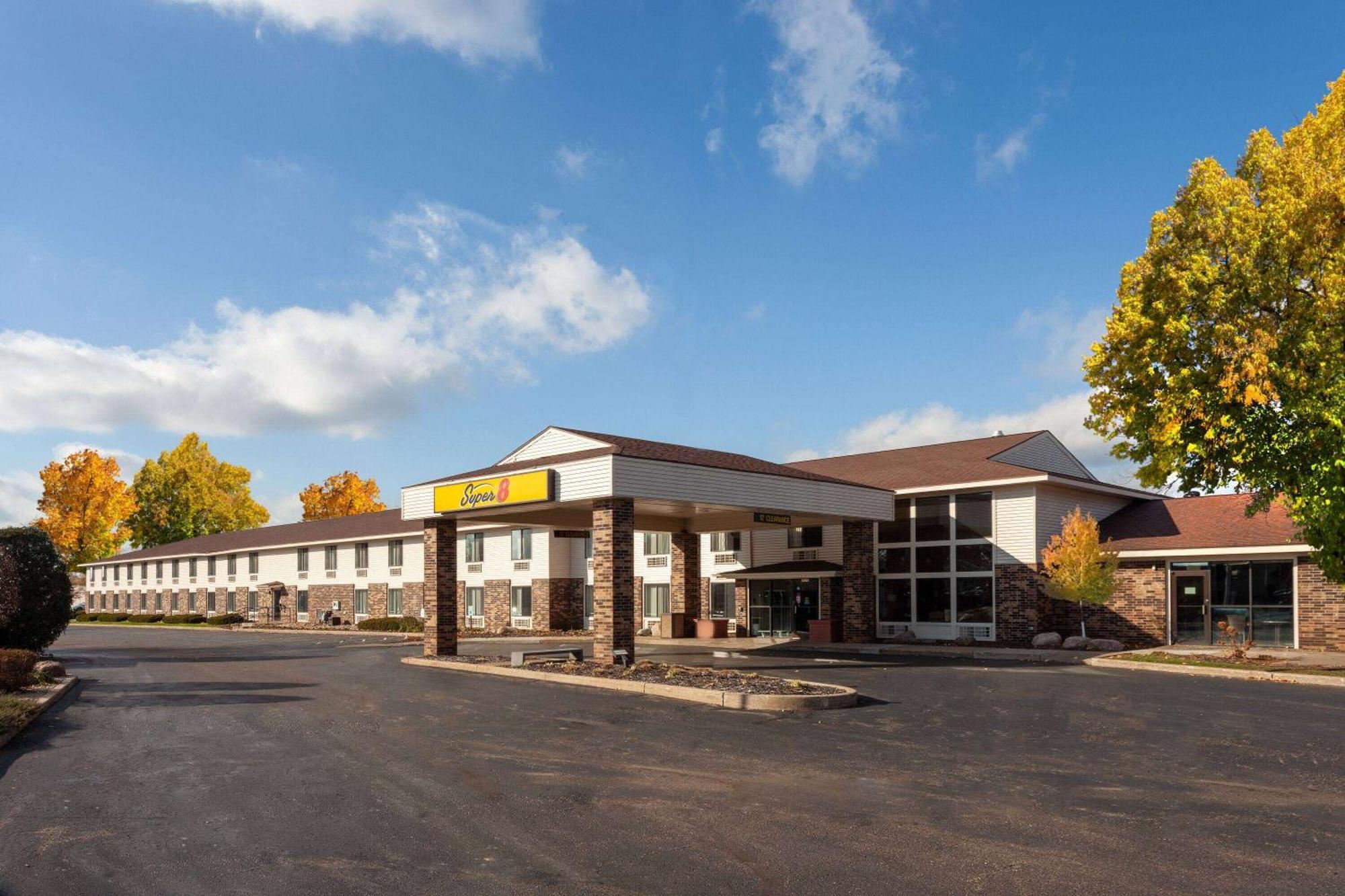 Super 8 By Wyndham Wausau Eksteriør bilde